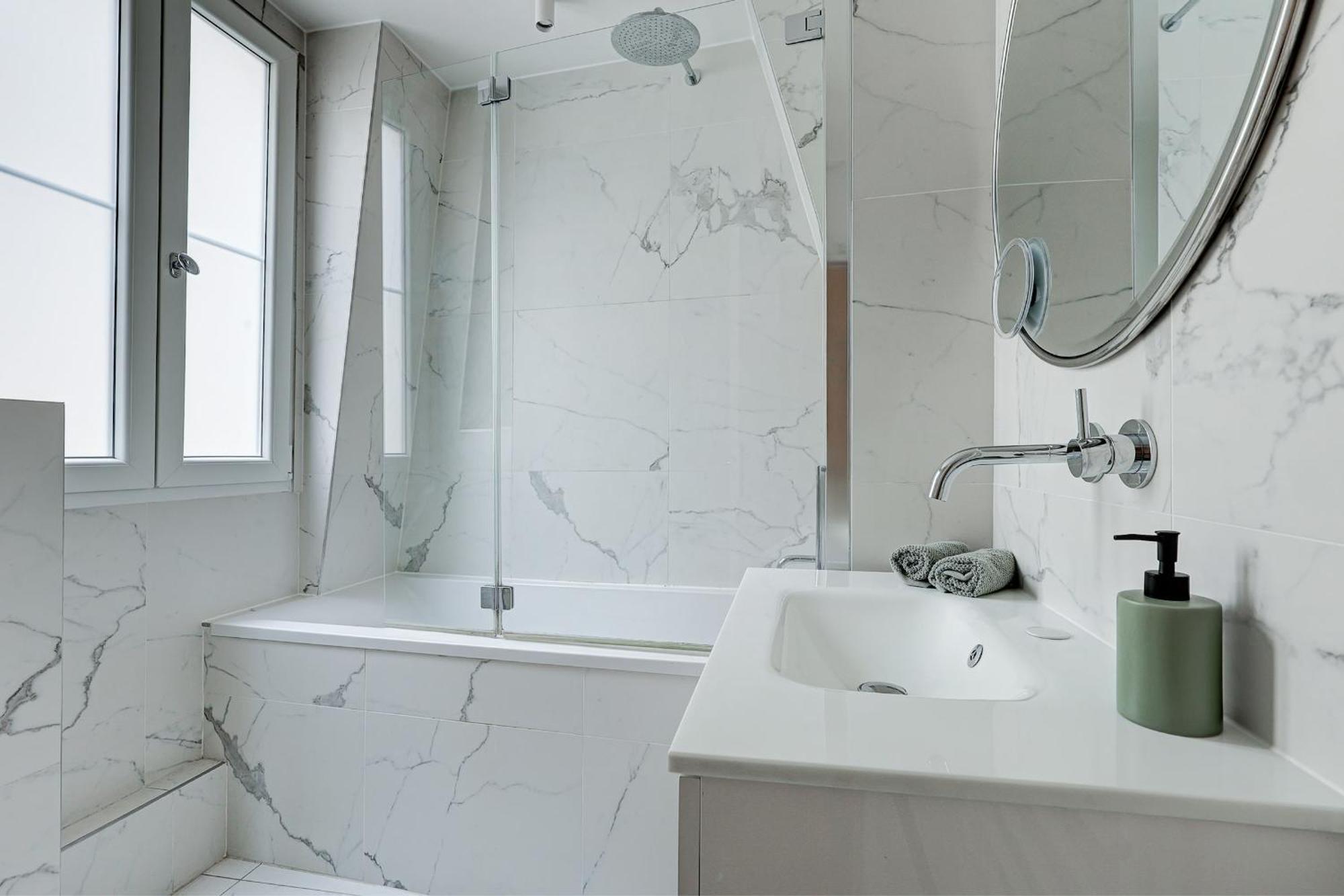 1 Bedroom Apartment Near Saint Germain Des Pres *